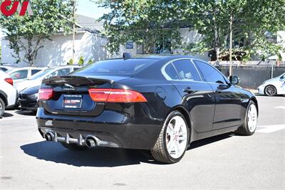 2017 Jaguar XE 35t Prestige  35t Prestige 4dr Sedan 3.0L 24V V6 Supercharged! LCD 8 " Touch-Screen! Back-Up Camera! Leather Heated Seats! Meridian 380W Sound System W/ Subwoofer! - Photo 5 - Portland, OR 97266