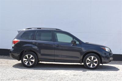 2018 Subaru Forester 2.5i Premium AWD 4dr Wagon CVT! X-Mode! EyeSight Safety Tech! Adaptive Cruise Control! Heated Seats! Panoramic Moonroof! Touchscreen Infotainment! Bluetooth! Backup Camera! - Photo 6 - Portland, OR 97266