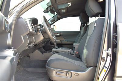 2022 Toyota Tacoma TRD Sport Appointment Only! 4X4 4dr Double Cab 5.0 ft. SB! Back Up Camera! Lane Assist! Collision Mitigation! Dynamic Radar Cruise Control! Apple CarPlay! Android Auto! Tow Pkg! 2WD/4L/4H! Qi Wireless Charger! - Photo 10 - Portland, OR 97266