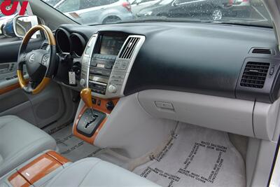 2007 Lexus RX 400h  AWD 4dr SUV! Rear View Camera! GPS Navigation! Bluetooth! Heated Leather Seats! Roof Mounted TV! Memory Seats! Trunk Cargo Cover! Power Liftgate! - Photo 12 - Portland, OR 97266