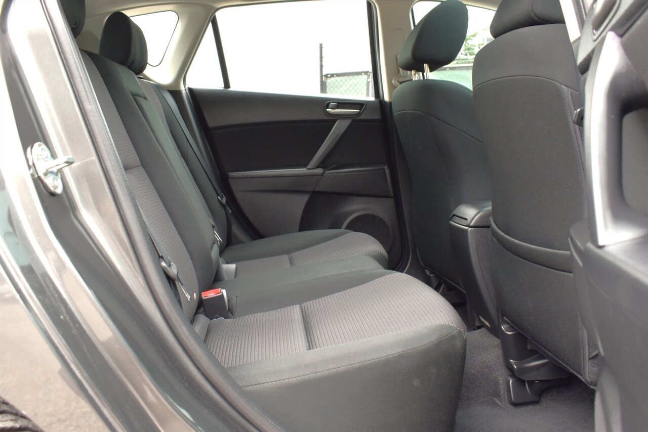 2013 Mazda Mazda3 i Touring 4dr Hatchback! 28 City MPG! 39 Hwy MPG! Blind Spot Monitor! Traction Control! Cruise Control! Trunk Cargo Cover! - Photo 26 - Portland, OR 97266