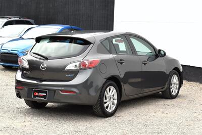 2013 Mazda Mazda3 i Touring 4dr Hatchback! 28 City MPG! 39 Hwy MPG! Blind Spot Monitor! Traction Control! Cruise Control! Trunk Cargo Cover! - Photo 4 - Portland, OR 97266
