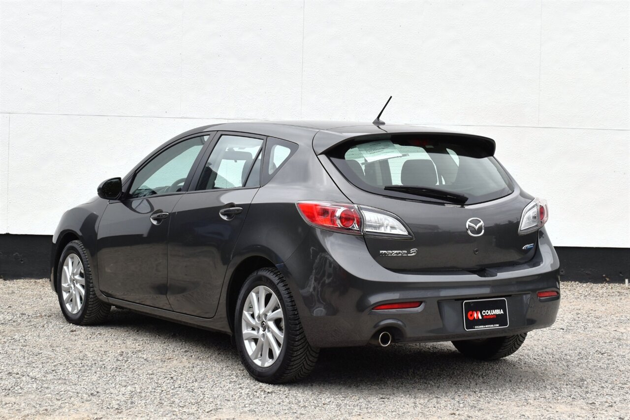 2013 Mazda Mazda3 i Touring 4dr Hatchback! 28 City MPG! 39 Hwy MPG! Blind Spot Monitor! Traction Control! Cruise Control! Trunk Cargo Cover! - Photo 2 - Portland, OR 97266