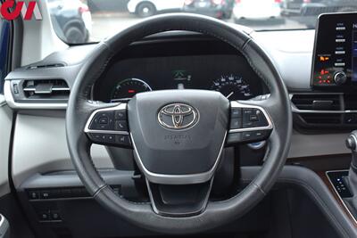 2022 Toyota Sienna XLE 7-Passenger  AWD 4dr Mini-Van**BY APPOINTMENT ONLY**Toyota Safety Sense 2.0! Back Up Cam! Blind Spot Monitor! Lane Assist! Bluetooth! Heated Leather Seats! Sunroof! - Photo 15 - Portland, OR 97266