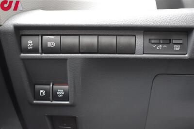 2022 Toyota Sienna XLE 7-Passenger  AWD 4dr Mini-Van**BY APPOINTMENT ONLY**Toyota Safety Sense 2.0! Back Up Cam! Blind Spot Monitor! Lane Assist! Bluetooth! Heated Leather Seats! Sunroof! - Photo 17 - Portland, OR 97266