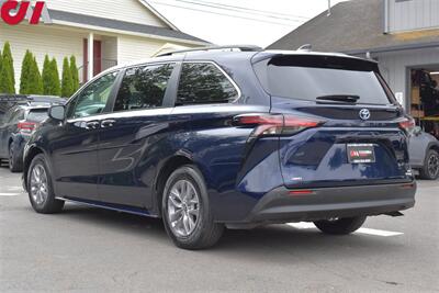 2022 Toyota Sienna XLE 7-Passenger  AWD 4dr Mini-Van**BY APPOINTMENT ONLY**Toyota Safety Sense 2.0! Back Up Cam! Blind Spot Monitor! Lane Assist! Bluetooth! Heated Leather Seats! Sunroof! - Photo 2 - Portland, OR 97266