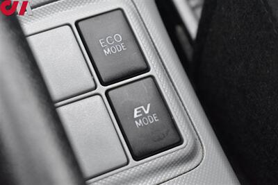 2012 Toyota Prius c Two  4dr Hatchback! 53 City MPG! 46 Hwy MPG! EV & Eco Drive Modes! Bluetooth! Trunk Cargo Cover! All Weather Floor Mats! - Photo 18 - Portland, OR 97266