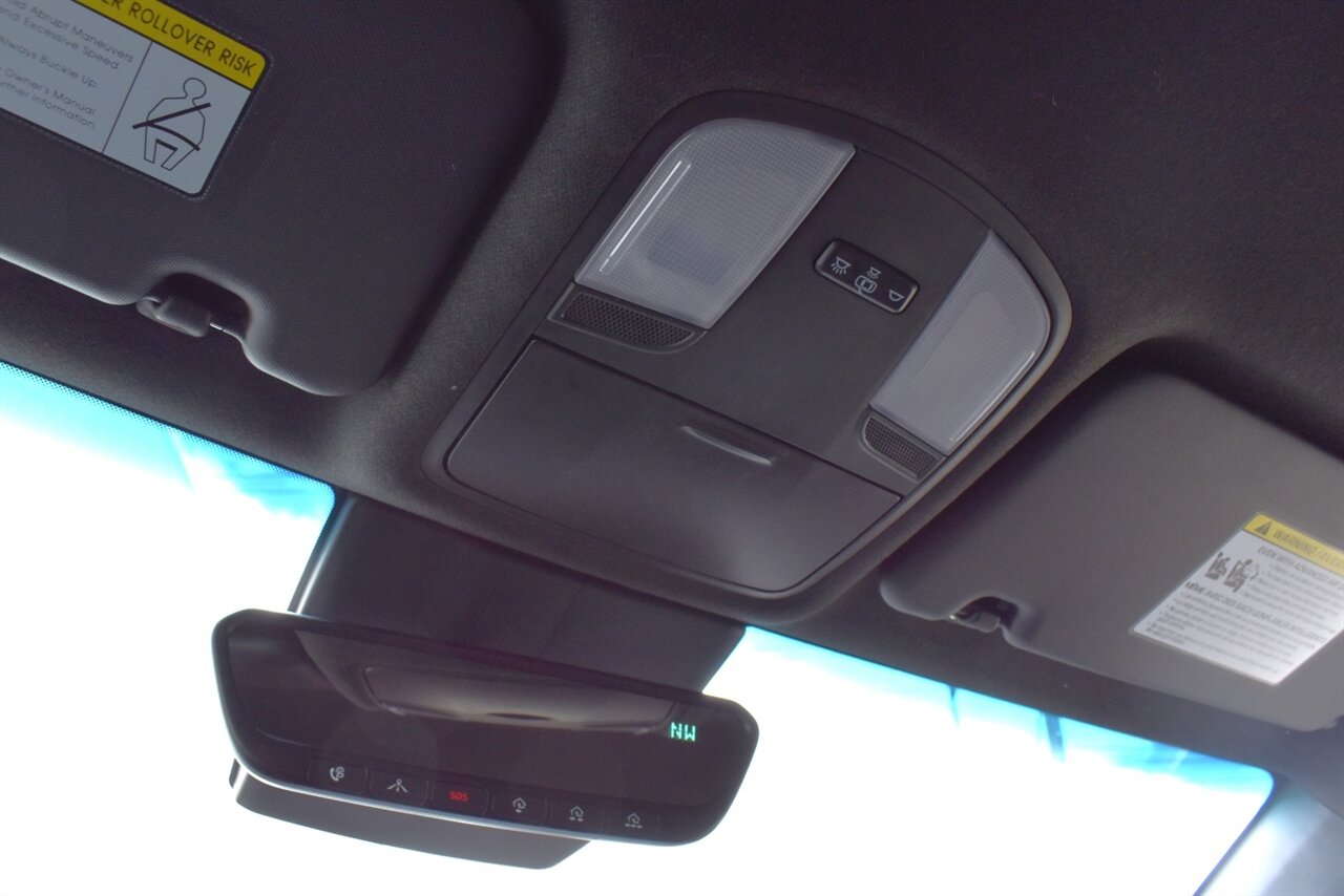 2019 Hyundai KONA Iron Man 4dr Crossover! AWD! Blind Spot Assist! Back Up Camera! Lane Keeping Assist! Forward Collision Mitigation! Locking Center Diff! Navigation! Cruise Control! Drive Mode Select! Heated Seats! Bluetooth! - Photo 19 - Portland, OR 97266