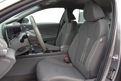 2023 Hyundai ELANTRA SEL  4dr Sedan! 30 City MPG! 40 Hwy MPG! Backup Camera! Lane Keep Assist! Forward Collision Assist! Apple CarPlay! Android Auto! Heated Seats! - Photo 11 - Portland, OR 97266