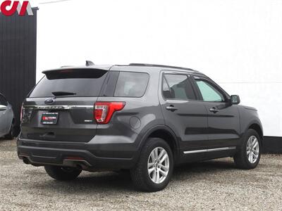 2018 Ford Explorer XLT  AWD 4dr SUV! Back-Up Camera! Parking Assist! Rexing V1 Dash Cam! Bluetooth w/ Steering Wheel Controls! 4 Drive Modes! Rear Climate Control! Roof Rails! All Weather Mats! - Photo 5 - Portland, OR 97266