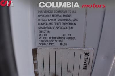 2019 GMC Savana 3500 2dr 139 in. WB Cutaway Chassis**BY APPOINTMENT ONLY** Knapheide Enclosed Service Body! Bulkhead Partition w/ Door! Rear View Camera! Bluetooth! Cruise Control! Tow Mode! - Photo 27 - Portland, OR 97266