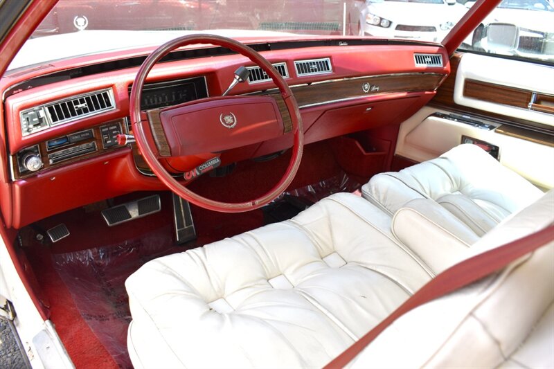 1978 Cadillac Eldorado Touring Biarritz coupe Cadillac Classic! Touring Biarritz! 7.0L V8! Powered Sunroof! Leather Seats! Power Seats! Power Windows! Cold A/C! Cruise Control! Factory AM/FM Stereo with 8-Track Tape Player! - Photo 3 - Portland, OR 97266