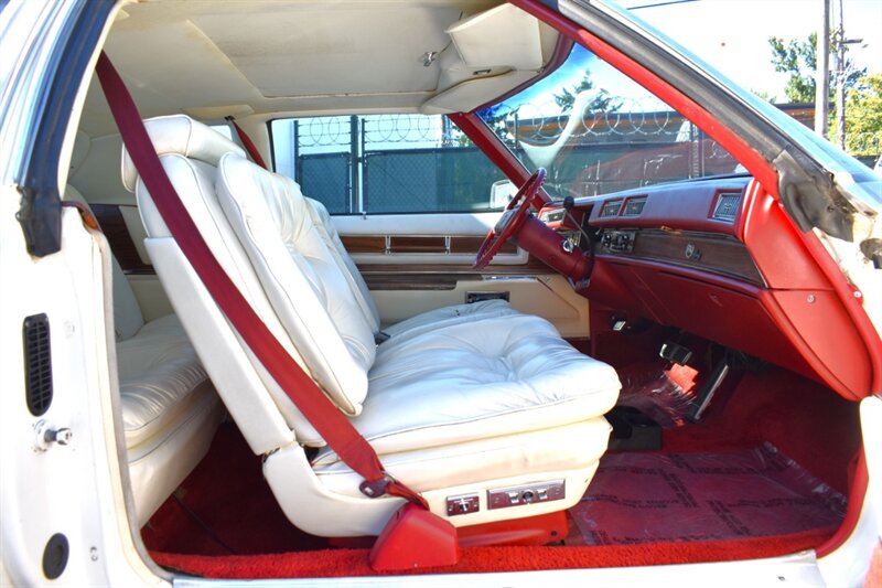 1978 Cadillac Eldorado Touring Biarritz coupe Cadillac Classic! Touring Biarritz! 7.0L V8! Powered Sunroof! Leather Seats! Power Seats! Power Windows! Cold A/C! Cruise Control! Factory AM/FM Stereo with 8-Track Tape Player! - Photo 27 - Portland, OR 97266