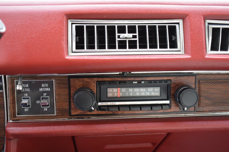 1978 Cadillac Eldorado Touring Biarritz coupe Cadillac Classic! Touring Biarritz! 7.0L V8! Powered Sunroof! Leather Seats! Power Seats! Power Windows! Cold A/C! Cruise Control! Factory AM/FM Stereo with 8-Track Tape Player! - Photo 21 - Portland, OR 97266