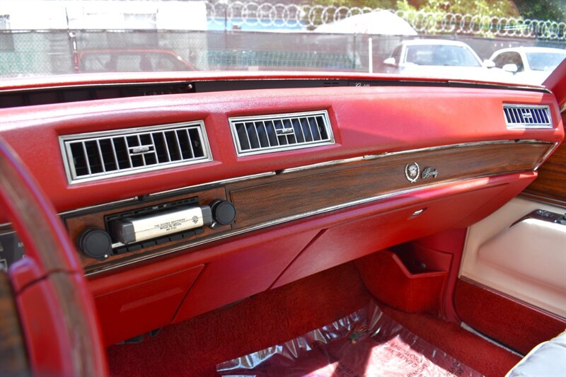 1978 Cadillac Eldorado Touring Biarritz coupe Cadillac Classic! Touring Biarritz! 7.0L V8! Powered Sunroof! Leather Seats! Power Seats! Power Windows! Cold A/C! Cruise Control! Factory AM/FM Stereo with 8-Track Tape Player! - Photo 22 - Portland, OR 97266