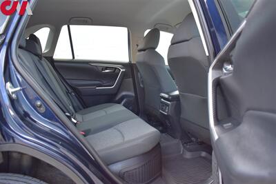 2020 Toyota RAV4 Hybrid XLE  AWD 4dr SUV! Back-Up Cam! Blind Spot Monitor! Adaptive Cruise Control! 41MPG City! 38MPG Hwy! 5 Drive Modes! Heated Seats! All Weather Floor Mats! Roof Rack! - Photo 26 - Portland, OR 97266