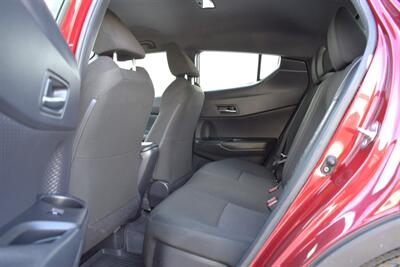 2019 Toyota C-HR XLE  4dr Crossover! Back Up Camera! Blind Spot Monitor! Lane Assist! Bluetooth Connectivity! Apple CarPlay! Dynamic Radar Cruise Control! Trunk Cargo Cover! All Weather Mats! - Photo 26 - Portland, OR 97266
