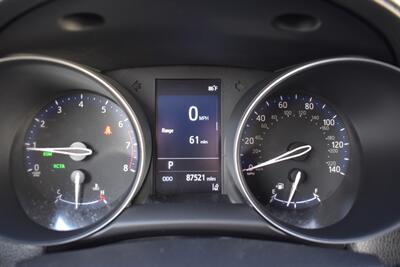 2019 Toyota C-HR XLE  4dr Crossover! Back Up Camera! Blind Spot Monitor! Lane Assist! Bluetooth Connectivity! Apple CarPlay! Dynamic Radar Cruise Control! Trunk Cargo Cover! All Weather Mats! - Photo 17 - Portland, OR 97266
