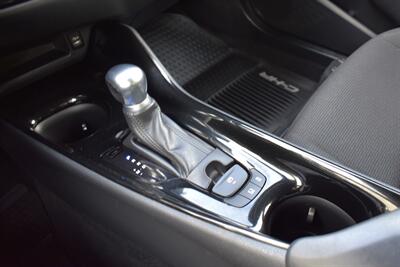 2019 Toyota C-HR XLE  4dr Crossover! Back Up Camera! Blind Spot Monitor! Lane Assist! Bluetooth Connectivity! Apple CarPlay! Dynamic Radar Cruise Control! Trunk Cargo Cover! All Weather Mats! - Photo 24 - Portland, OR 97266