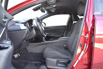 2019 Toyota C-HR XLE  4dr Crossover! Back Up Camera! Blind Spot Monitor! Lane Assist! Bluetooth Connectivity! Apple CarPlay! Dynamic Radar Cruise Control! Trunk Cargo Cover! All Weather Mats! - Photo 10 - Portland, OR 97266
