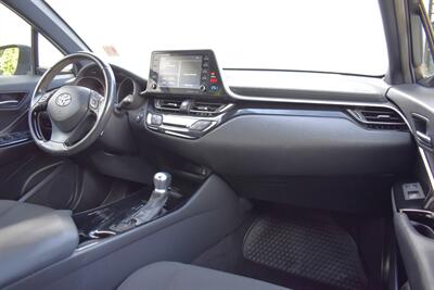 2019 Toyota C-HR XLE  4dr Crossover! Back Up Camera! Blind Spot Monitor! Lane Assist! Bluetooth Connectivity! Apple CarPlay! Dynamic Radar Cruise Control! Trunk Cargo Cover! All Weather Mats! - Photo 12 - Portland, OR 97266