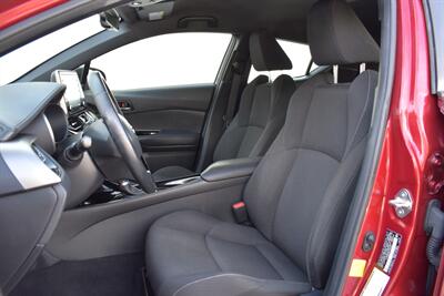 2019 Toyota C-HR XLE  4dr Crossover! Back Up Camera! Blind Spot Monitor! Lane Assist! Bluetooth Connectivity! Apple CarPlay! Dynamic Radar Cruise Control! Trunk Cargo Cover! All Weather Mats! - Photo 11 - Portland, OR 97266