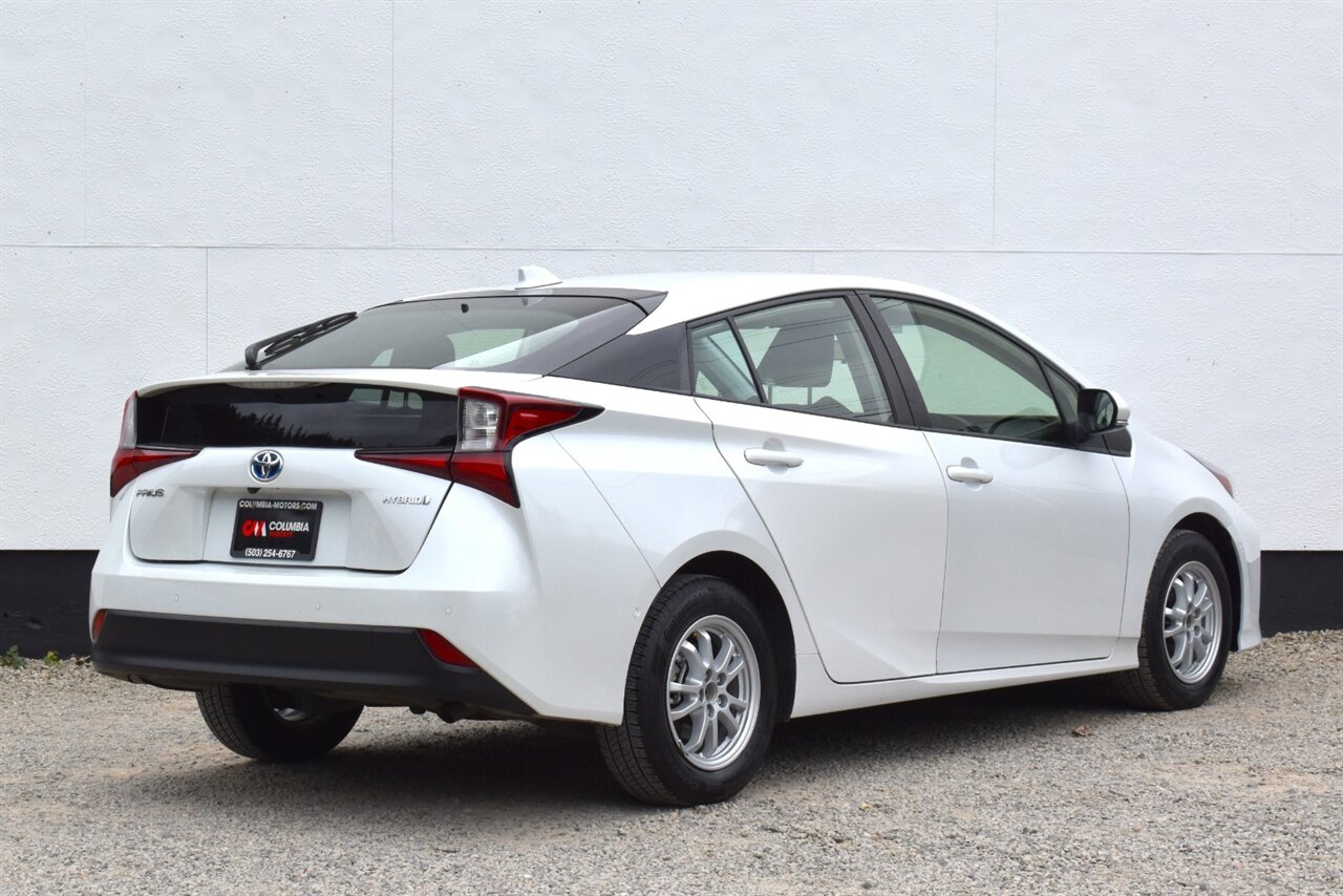 2022 Toyota Prius LE 4dr Hatchback! 54 City MPG! 50 Hwy MPG! Back Up Camera! Lane Assist! Blind Spot Monitor! Dynamic Radar Cruise Control! EV/ECO/PWR Modes! Apple CarPlay! Android Auto! - Photo 5 - Portland, OR 97266