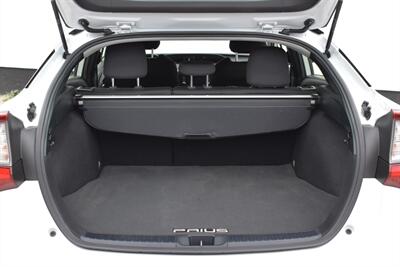 2022 Toyota Prius LE 4dr Hatchback! 54 City MPG! 50 Hwy MPG! Back Up Camera! Lane Assist! Blind Spot Monitor! Dynamic Radar Cruise Control! EV/ECO/PWR Modes! Apple CarPlay! Android Auto! - Photo 28 - Portland, OR 97266