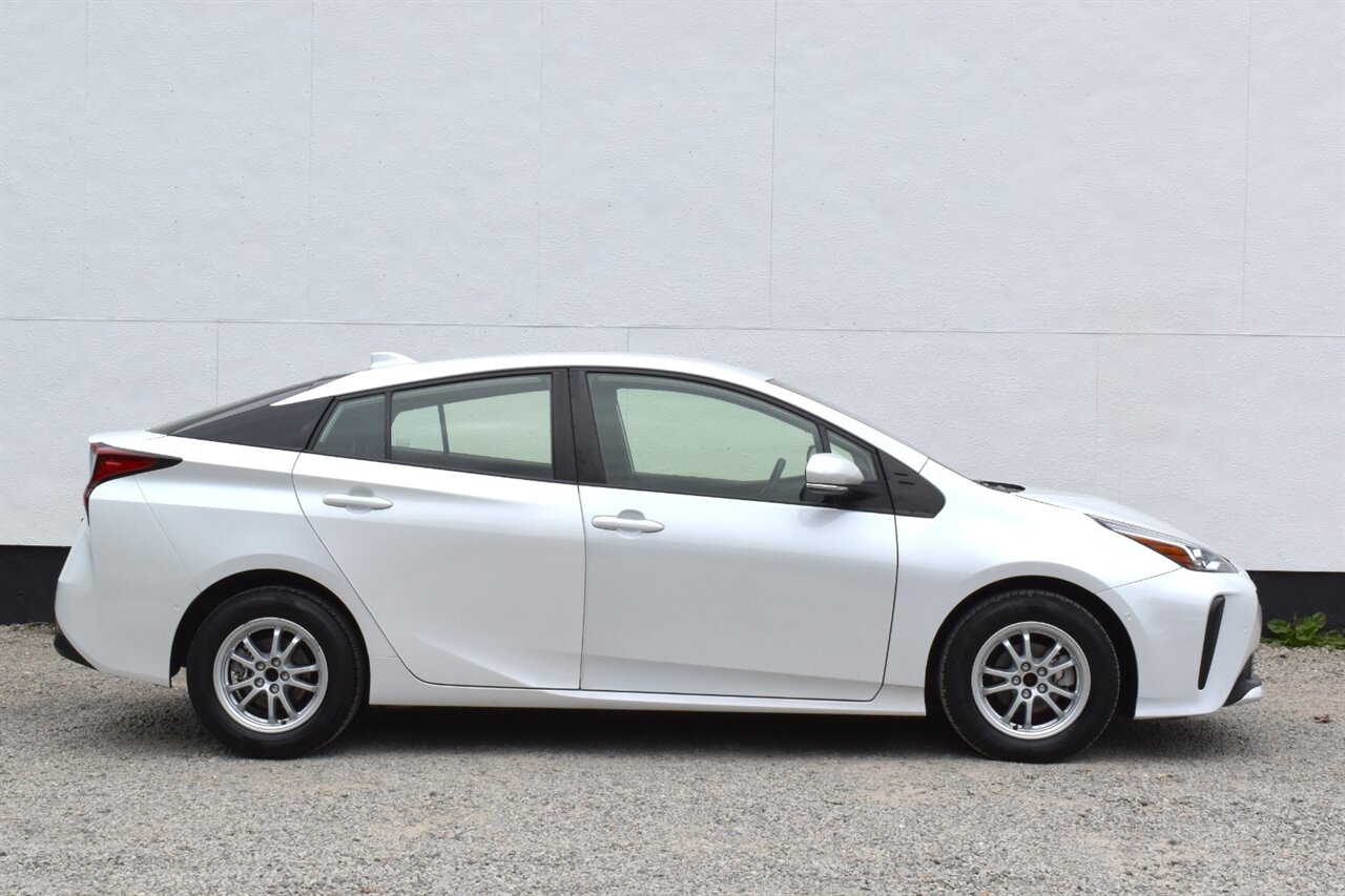 2022 Toyota Prius LE 4dr Hatchback! 54 City MPG! 50 Hwy MPG! Back Up Camera! Lane Assist! Blind Spot Monitor! Dynamic Radar Cruise Control! EV/ECO/PWR Modes! Apple CarPlay! Android Auto! - Photo 6 - Portland, OR 97266