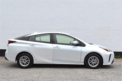 2022 Toyota Prius LE 4dr Hatchback! 54 City MPG! 50 Hwy MPG! Back Up Camera! Lane Assist! Blind Spot Monitor! Dynamic Radar Cruise Control! EV/ECO/PWR Modes! Apple CarPlay! Android Auto! - Photo 6 - Portland, OR 97266