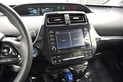 2022 Toyota Prius LE 4dr Hatchback! 54 City MPG! 50 Hwy MPG! Back Up Camera! Lane Assist! Blind Spot Monitor! Dynamic Radar Cruise Control! EV/ECO/PWR Modes! Apple CarPlay! Android Auto! - Photo 19 - Portland, OR 97266