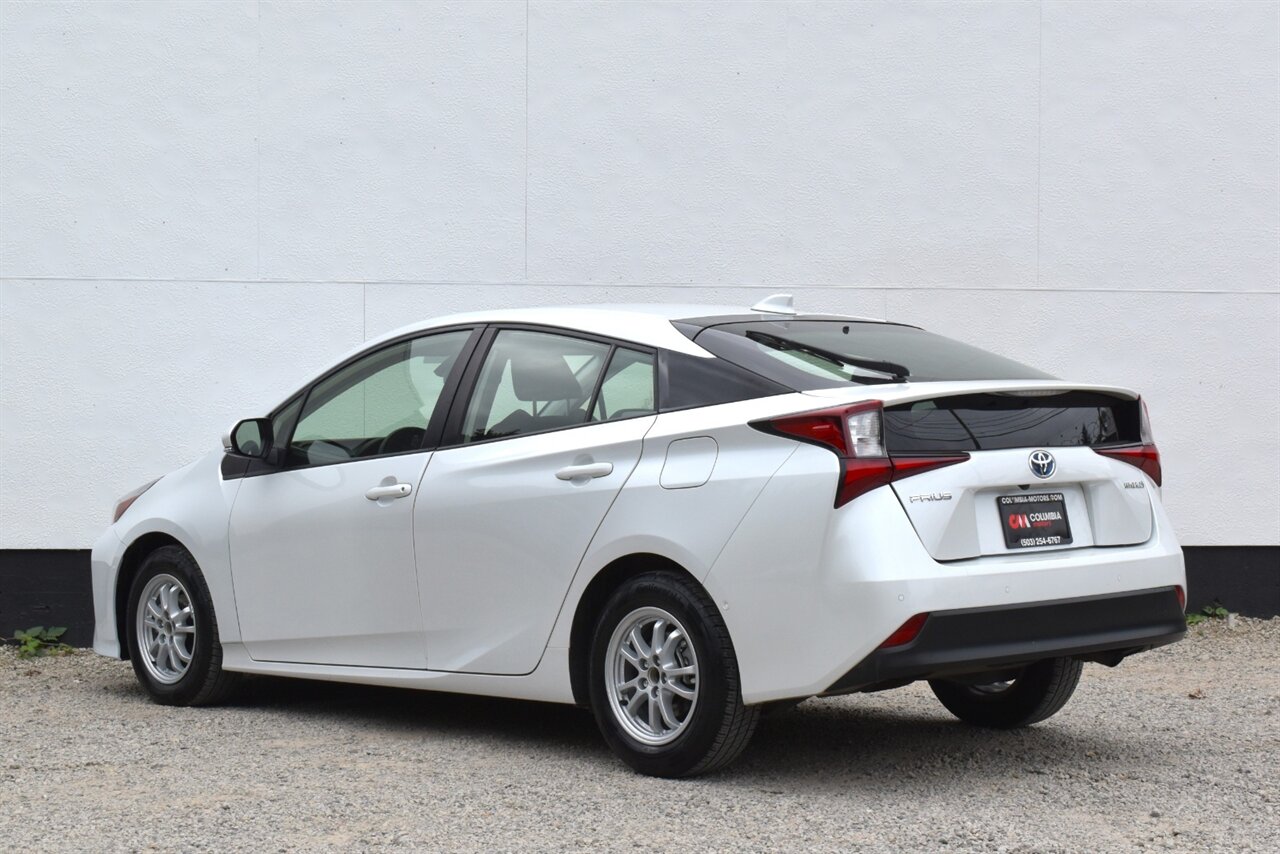 2022 Toyota Prius LE 4dr Hatchback! 54 City MPG! 50 Hwy MPG! Back Up Camera! Lane Assist! Blind Spot Monitor! Dynamic Radar Cruise Control! EV/ECO/PWR Modes! Apple CarPlay! Android Auto! - Photo 2 - Portland, OR 97266