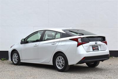 2022 Toyota Prius LE 4dr Hatchback! 54 City MPG! 50 Hwy MPG! Back Up Camera! Lane Assist! Blind Spot Monitor! Dynamic Radar Cruise Control! EV/ECO/PWR Modes! Apple CarPlay! Android Auto! - Photo 2 - Portland, OR 97266