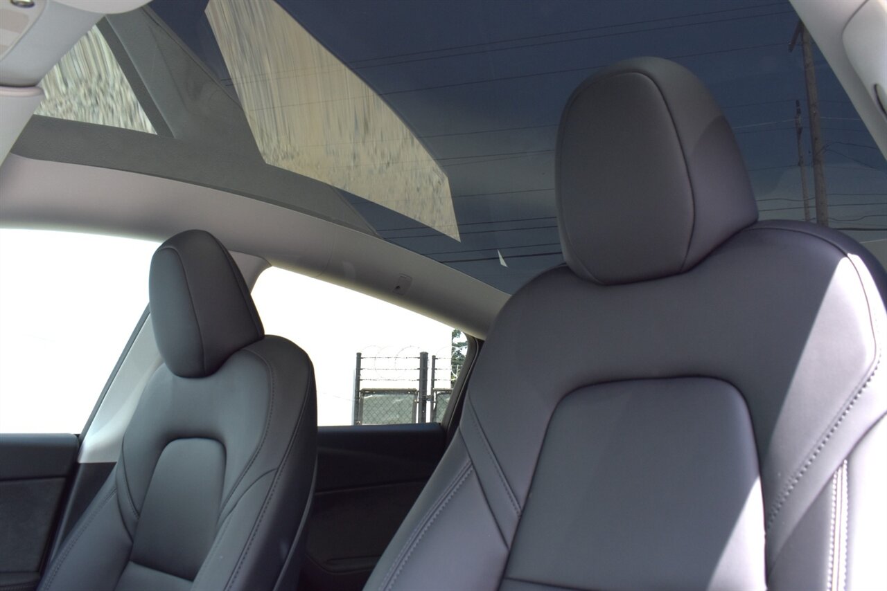 2025 Tesla Model Y Long Range AWD 4dr EV!**BY APPOINTMENT ONLY**Long Range! Dual Motor! Full Self-Driving Capability (Subscription)! Autopilot! Heated Front & Rear Seats! Heated Steering Wheel! Glass Roof! Navigation! - Photo 12 - Portland, OR 97266