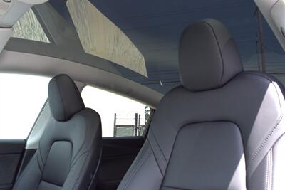 2025 Tesla Model Y Long Range AWD 4dr EV!**BY APPOINTMENT ONLY**Long Range! Dual Motor! Full Self-Driving Capability (Subscription)! Autopilot! Heated Front & Rear Seats! Heated Steering Wheel! Glass Roof! Navigation! - Photo 12 - Portland, OR 97266