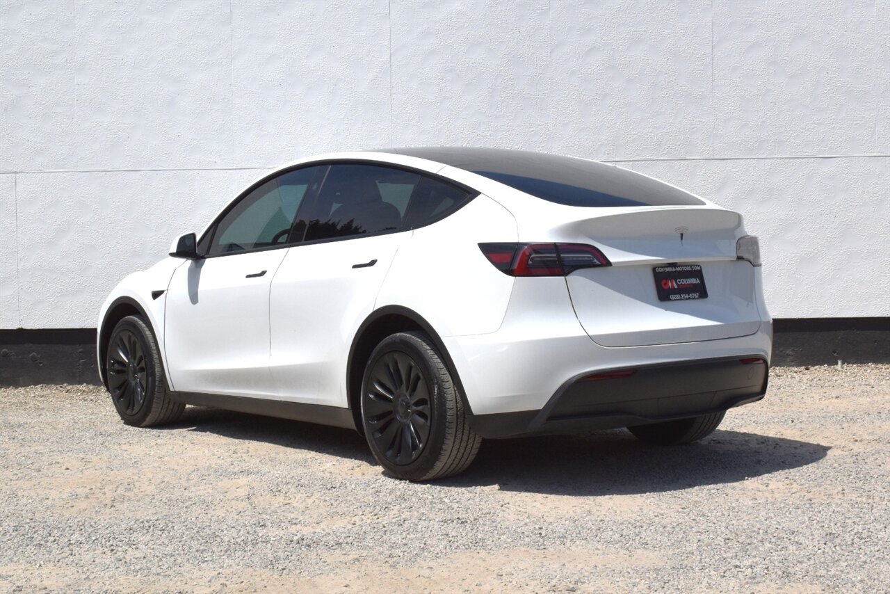 2025 Tesla Model Y Long Range AWD 4dr EV!**BY APPOINTMENT ONLY**Long Range! Dual Motor! Full Self-Driving Capability (Subscription)! Autopilot! Heated Front & Rear Seats! Heated Steering Wheel! Glass Roof! Navigation! - Photo 2 - Portland, OR 97266