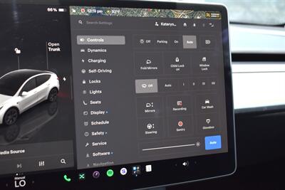 2025 Tesla Model Y Long Range AWD 4dr EV!**BY APPOINTMENT ONLY**Long Range! Dual Motor! Full Self-Driving Capability (Subscription)! Autopilot! Heated Front & Rear Seats! Heated Steering Wheel! Glass Roof! Navigation! - Photo 18 - Portland, OR 97266