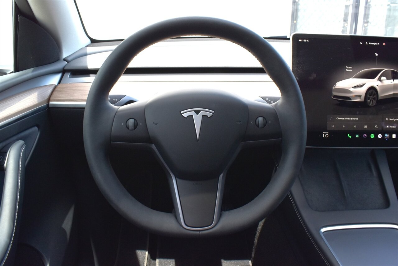 2025 Tesla Model Y Long Range AWD 4dr EV!**BY APPOINTMENT ONLY**Long Range! Dual Motor! Full Self-Driving Capability (Subscription)! Autopilot! Heated Front & Rear Seats! Heated Steering Wheel! Glass Roof! Navigation! - Photo 15 - Portland, OR 97266