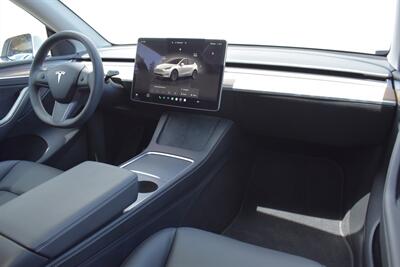 2025 Tesla Model Y Long Range AWD 4dr EV!**BY APPOINTMENT ONLY**Long Range! Dual Motor! Full Self-Driving Capability (Subscription)! Autopilot! Heated Front & Rear Seats! Heated Steering Wheel! Glass Roof! Navigation! - Photo 13 - Portland, OR 97266