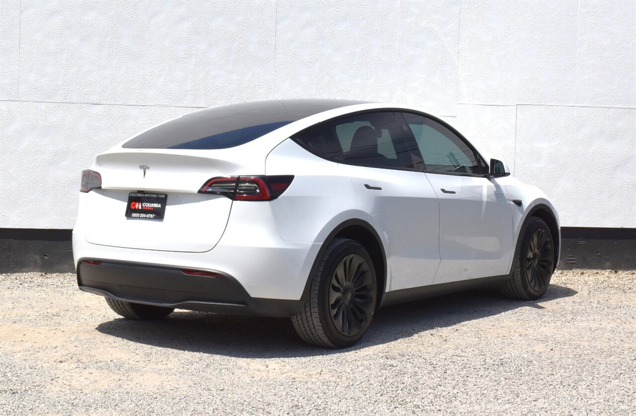 2025 Tesla Model Y Long Range AWD 4dr EV!**BY APPOINTMENT ONLY**Long Range! Dual Motor! Full Self-Driving Capability (Subscription)! Autopilot! Heated Front & Rear Seats! Heated Steering Wheel! Glass Roof! Navigation! - Photo 5 - Portland, OR 97266