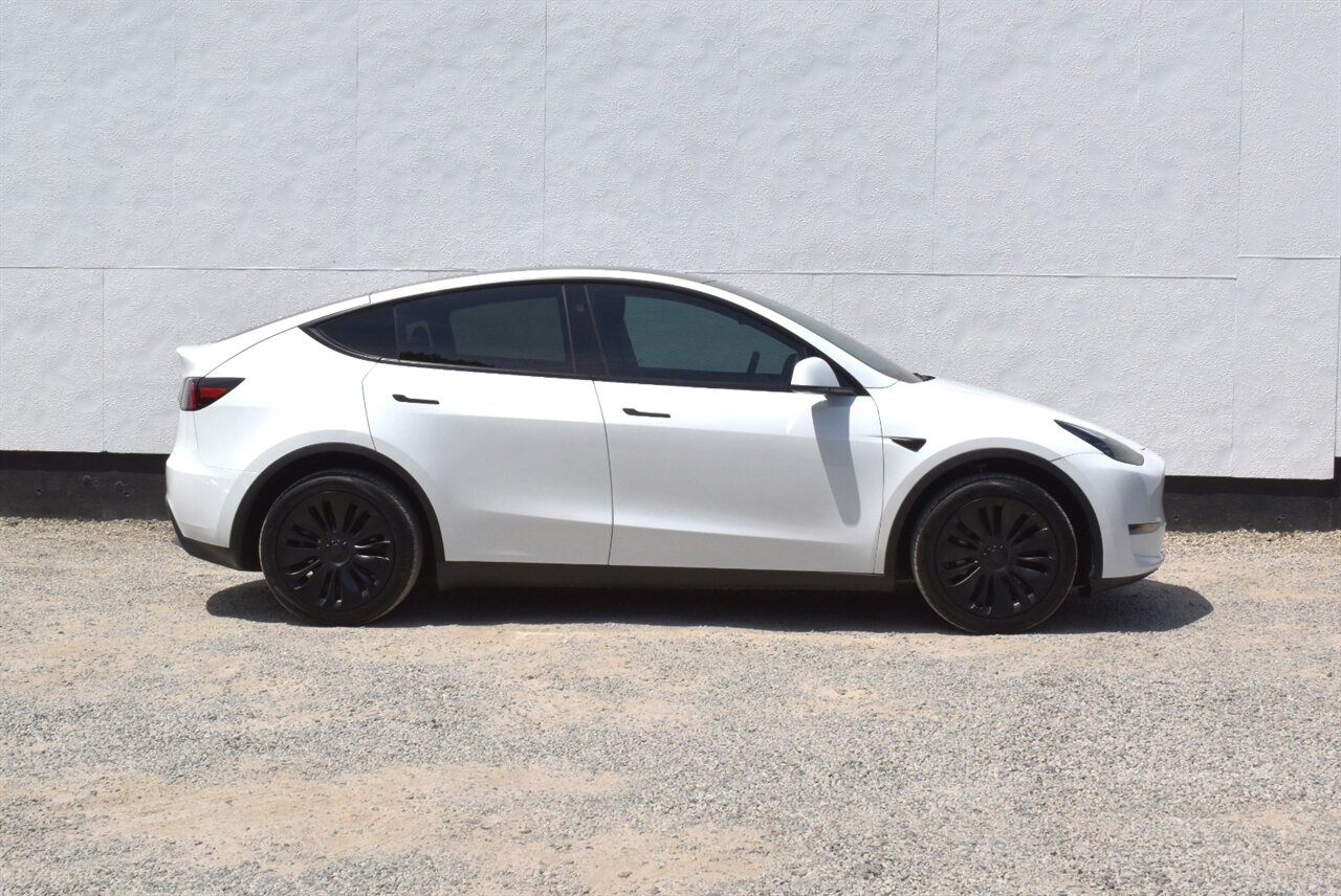 2025 Tesla Model Y Long Range AWD 4dr EV!**BY APPOINTMENT ONLY**Long Range! Dual Motor! Full Self-Driving Capability (Subscription)! Autopilot! Heated Front & Rear Seats! Heated Steering Wheel! Glass Roof! Navigation! - Photo 6 - Portland, OR 97266