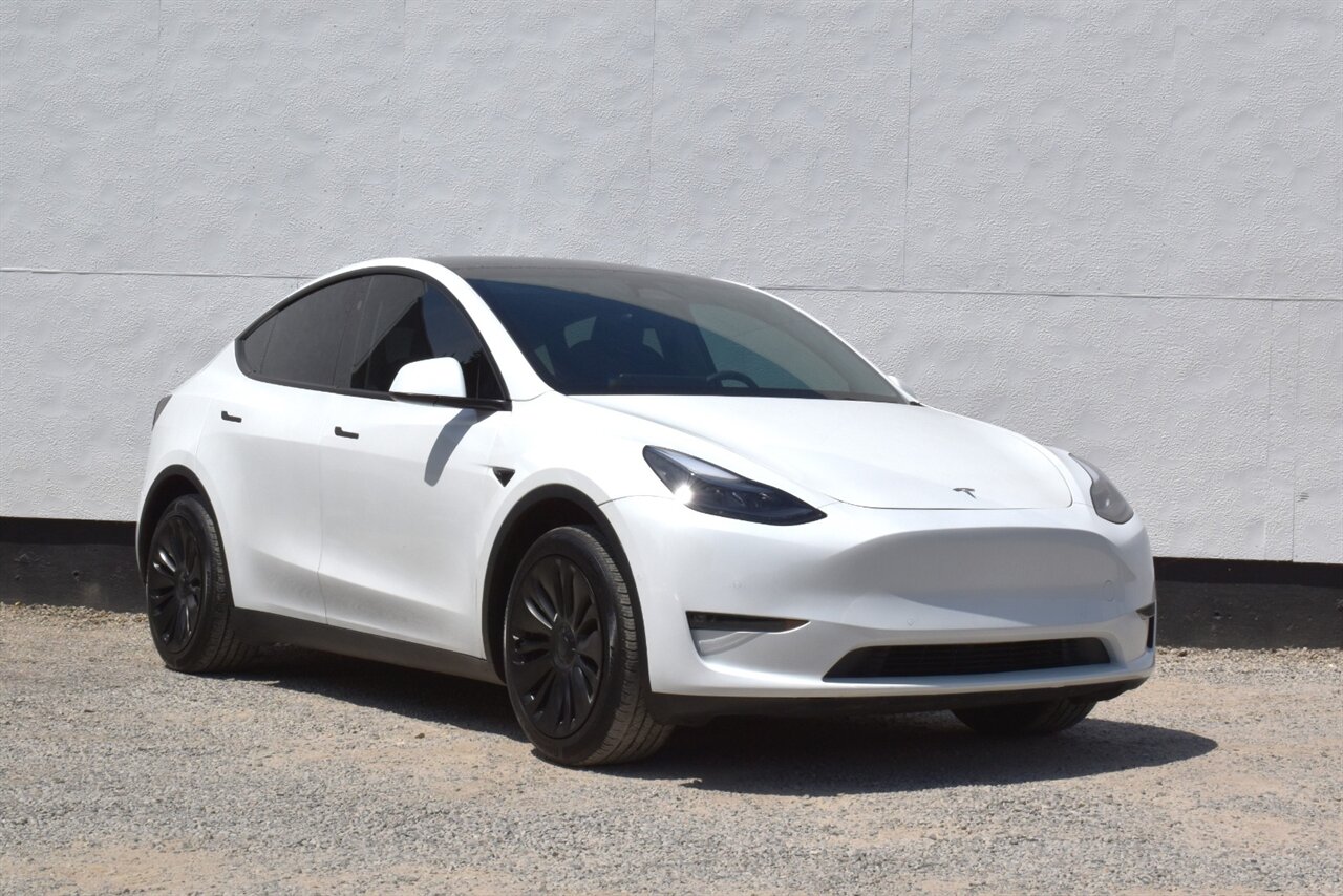 2025 Tesla Model Y Long Range Dual Motor All-Wheel Drive's photo