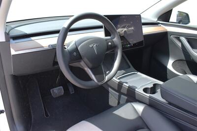2025 Tesla Model Y Long Range AWD 4dr EV!**BY APPOINTMENT ONLY**Long Range! Dual Motor! Full Self-Driving Capability (Subscription)! Autopilot! Heated Front & Rear Seats! Heated Steering Wheel! Glass Roof! Navigation! - Photo 3 - Portland, OR 97266