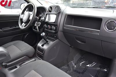 2012 Jeep Compass Sport  4dr SUV! Bluetooth! Cruise Control! Power Windows! Brake Assist! Electronic Stability Program w/Roll Mitigation! 23MPG City! 29MPG Hwy! Traction Control! - Photo 11 - Portland, OR 97266