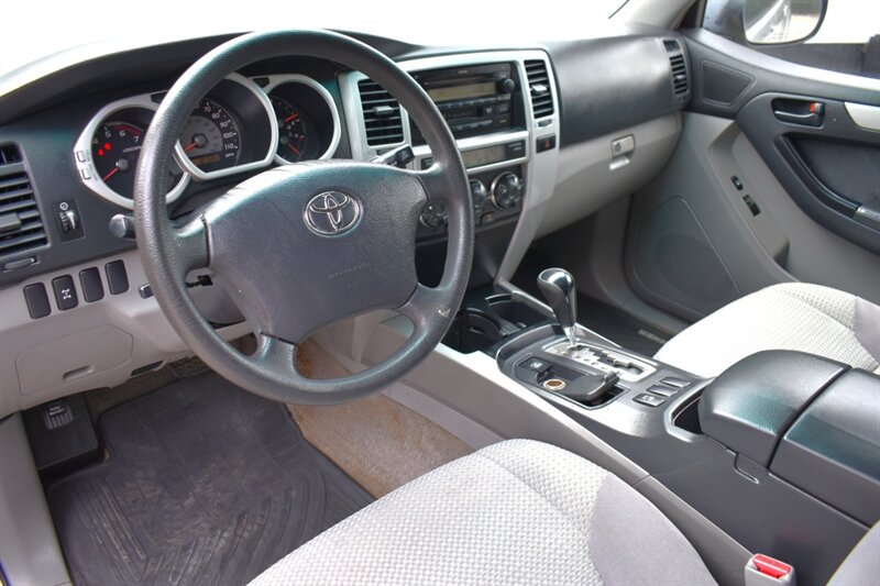 2005 Toyota 4Runner SR5 4WD 4dr SUV w/V6! Center Locking Differential! Multi-Mode Four Wheel Drive! Off-Road Downhill Assist! Roof-Rack! All Weather Mats! Tow-Hitch! - Photo 3 - Portland, OR 97266