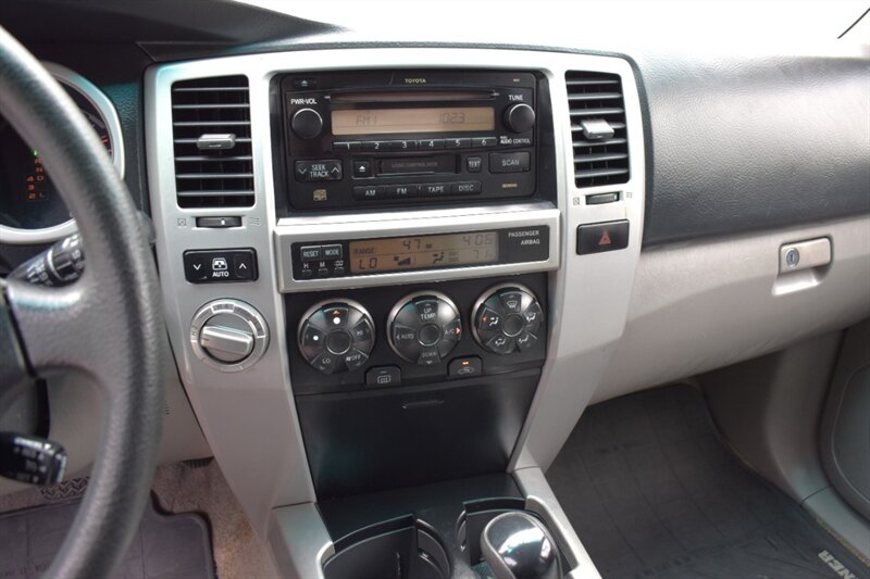 2005 Toyota 4Runner SR5 4WD 4dr SUV w/V6! Center Locking Differential! Multi-Mode Four Wheel Drive! Off-Road Downhill Assist! Roof-Rack! All Weather Mats! Tow-Hitch! - Photo 18 - Portland, OR 97266