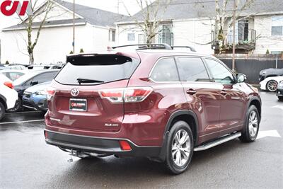 2015 Toyota Highlander XLE  AWD 4dr SUV **APPOINTMENT ONLY** Front Heated Leather Seats! Power Liftgate! Remote Start! Smart Device Integration! Blind Spot Monitor! Tow Ready! - Photo 5 - Portland, OR 97266