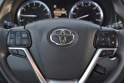 2018 Toyota Highlander XLE  AWD 4dr SUV**BY APPOINTMENT ONLY** 3rd Row Seats! Back Up Camera! Lane Assist! Blind Spot Monitor! Navigation! Bluetooth! Heated Leather Seats! Powered Liftgate! Sunroof! Center Locking Diff! - Photo 16 - Portland, OR 97266