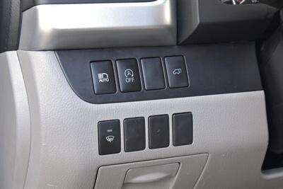2018 Toyota Highlander XLE  AWD 4dr SUV**BY APPOINTMENT ONLY** 3rd Row Seats! Back Up Camera! Lane Assist! Blind Spot Monitor! Navigation! Bluetooth! Heated Leather Seats! Powered Liftgate! Sunroof! Center Locking Diff! - Photo 17 - Portland, OR 97266