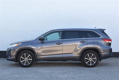 2018 Toyota Highlander XLE  AWD 4dr SUV**BY APPOINTMENT ONLY** 3rd Row Seats! Back Up Camera! Lane Assist! Blind Spot Monitor! Navigation! Bluetooth! Heated Leather Seats! Powered Liftgate! Sunroof! Center Locking Diff! - Photo 9 - Portland, OR 97266